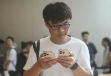 Apple Faces Backlash Over AI News Feature Spreading False Information